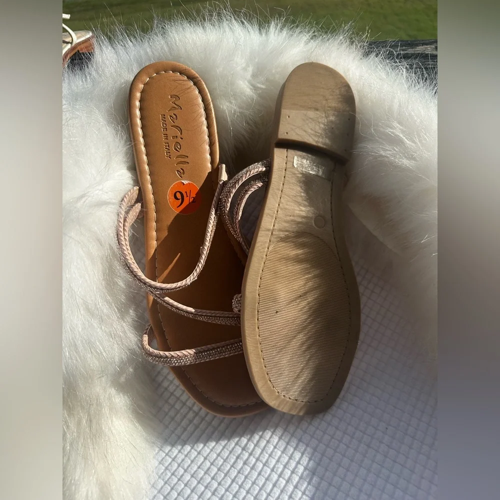 Cream Minimalist Sandals with Crossed Straps - Picture 3 of 9